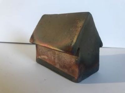 burnished_house_-_raku